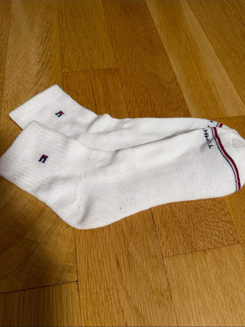 Tommy Hilfiger White Ankle Socks with Red & Navy Trim